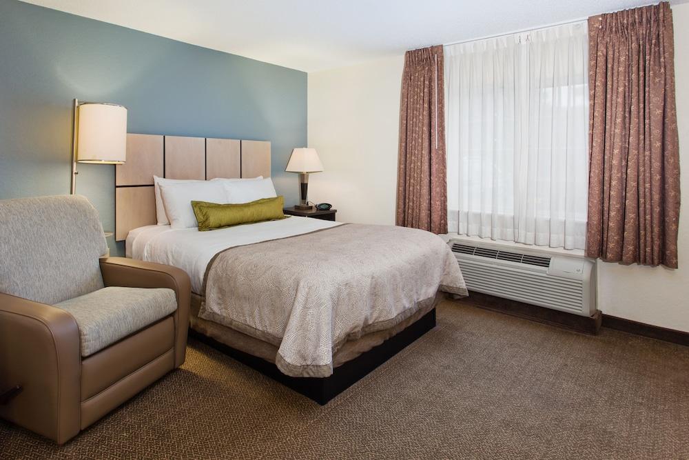 Sonesta Simply Suites Cleveland North Olmsted Airport Esterno foto