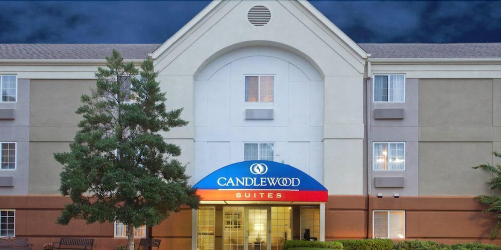 Sonesta Simply Suites Cleveland North Olmsted Airport Esterno foto