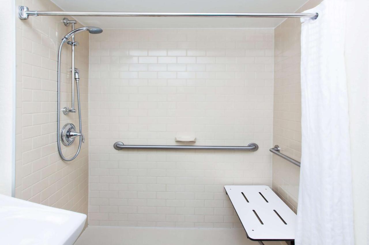 Sonesta Simply Suites Cleveland North Olmsted Airport Esterno foto