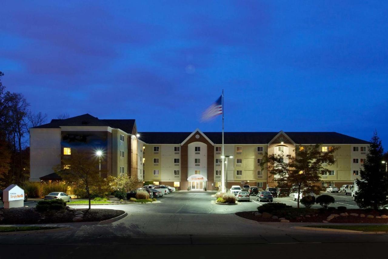 Sonesta Simply Suites Cleveland North Olmsted Airport Esterno foto