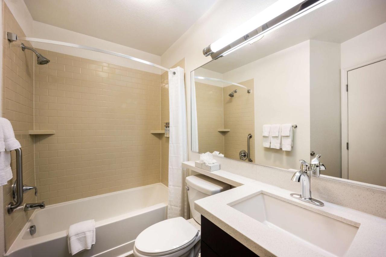 Sonesta Simply Suites Cleveland North Olmsted Airport Esterno foto