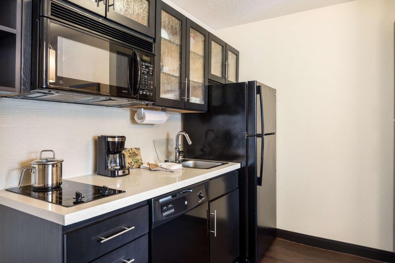Sonesta Simply Suites Cleveland North Olmsted Airport Esterno foto
