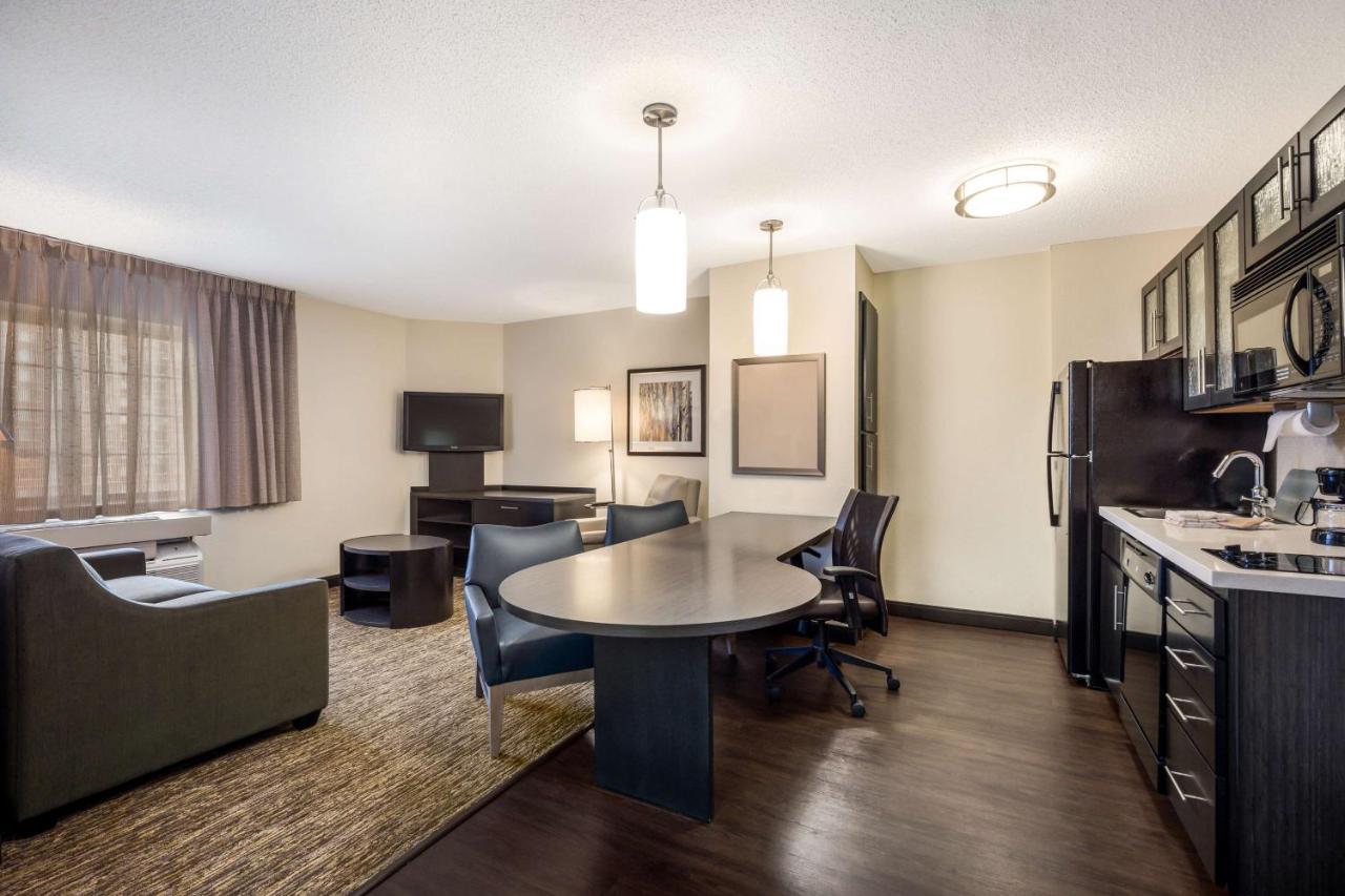 Sonesta Simply Suites Cleveland North Olmsted Airport Esterno foto