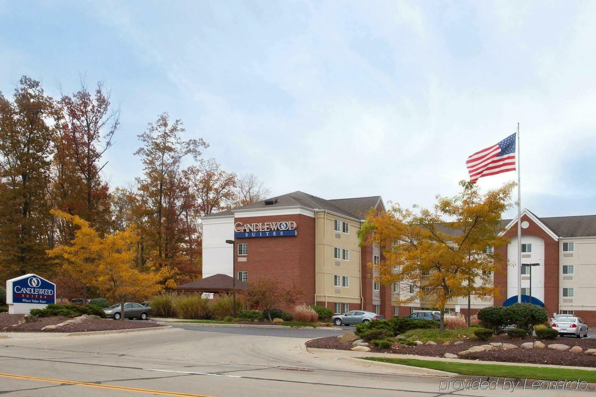Sonesta Simply Suites Cleveland North Olmsted Airport Esterno foto