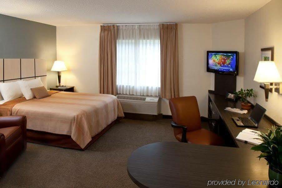 Sonesta Simply Suites Cleveland North Olmsted Airport Esterno foto
